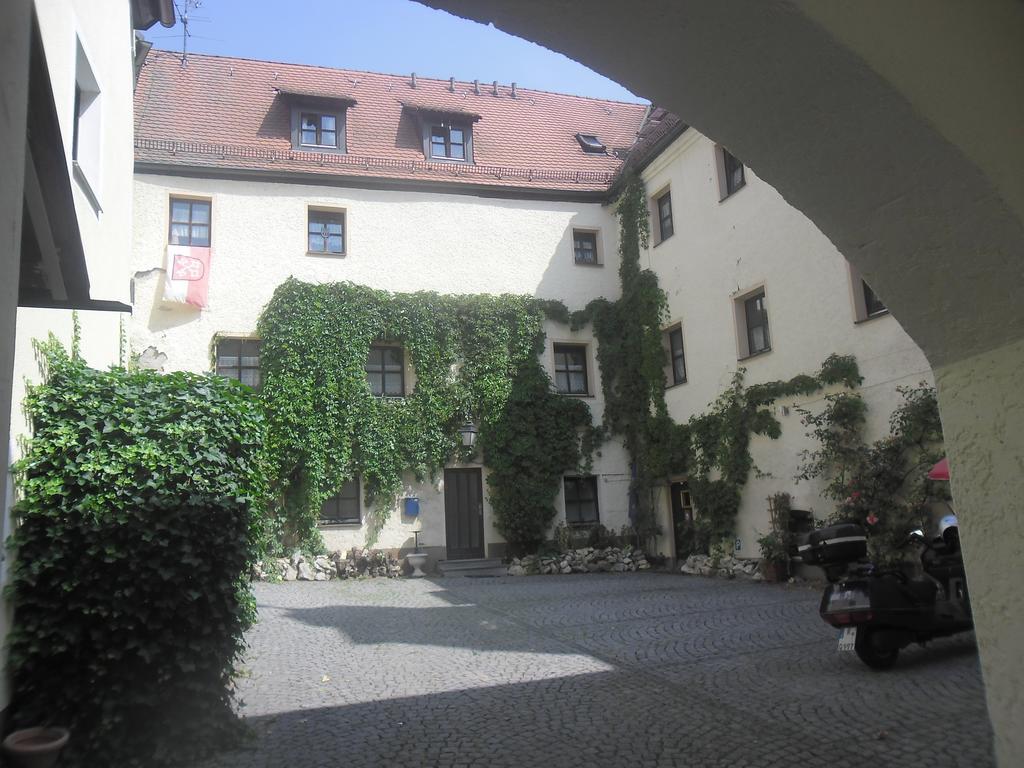 Apartment Schloss Weichs Zu Mit 1-2schlafzimmer Parkplatz Internet 60qm Zentrum